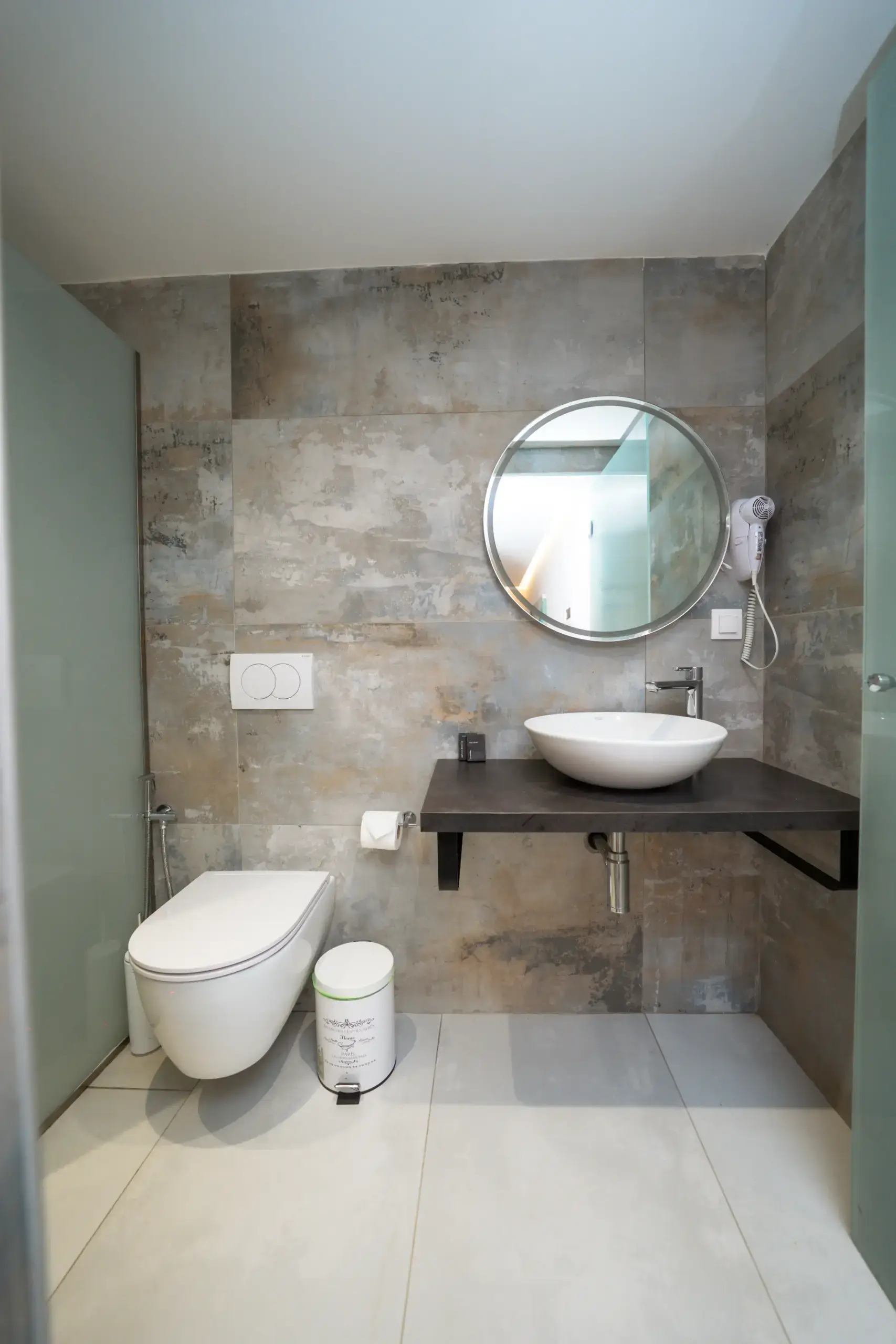 Double room with garden bathroom