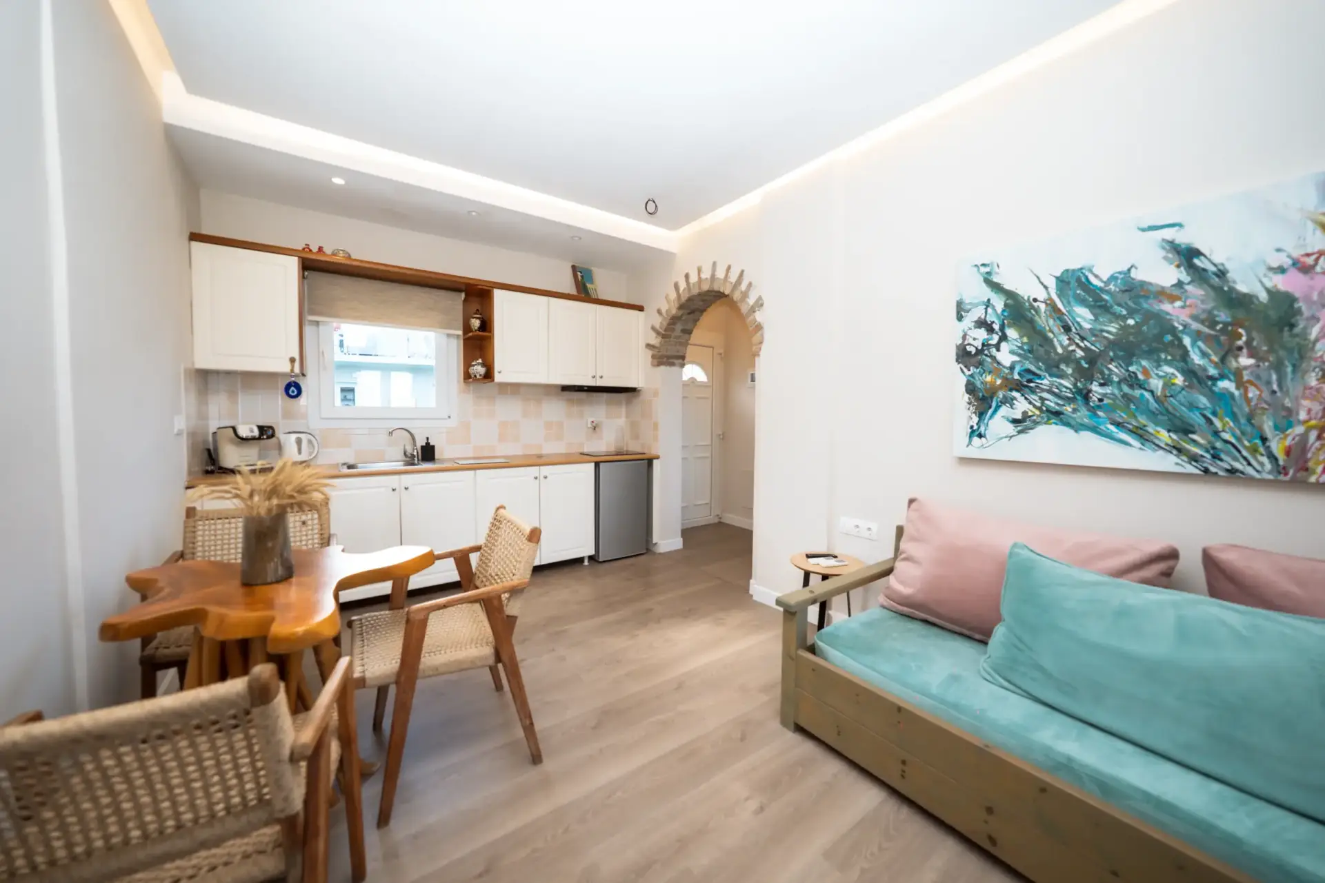 One Bedroom Apartment kitchen and dining table