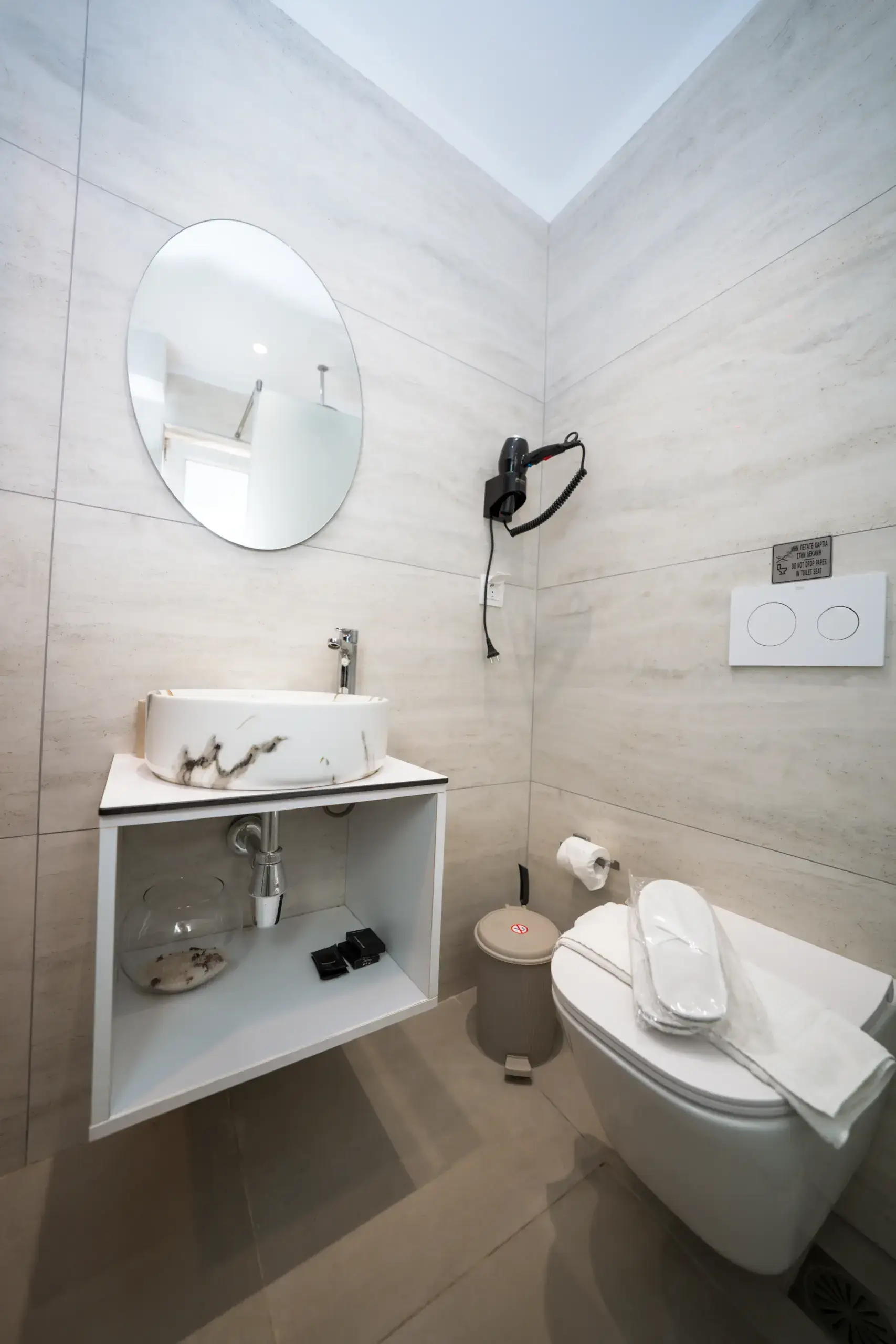 Studio bathroom