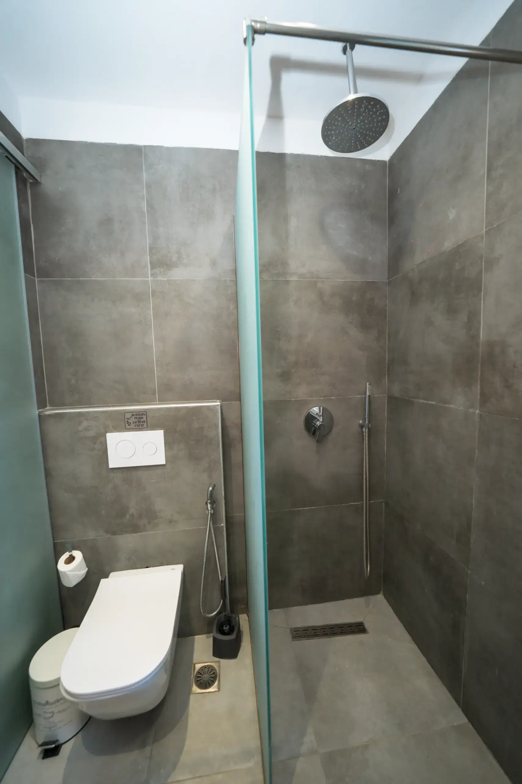 Double room with garden bathroom with shower