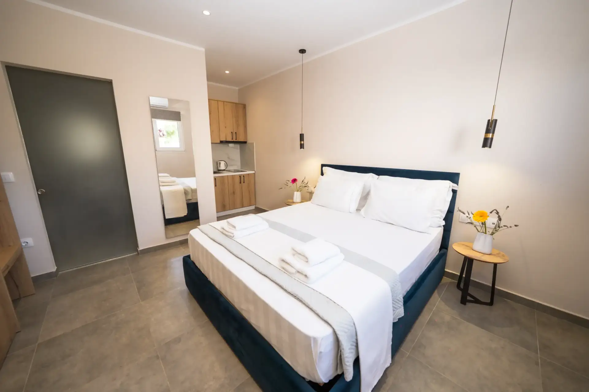 Double room bed