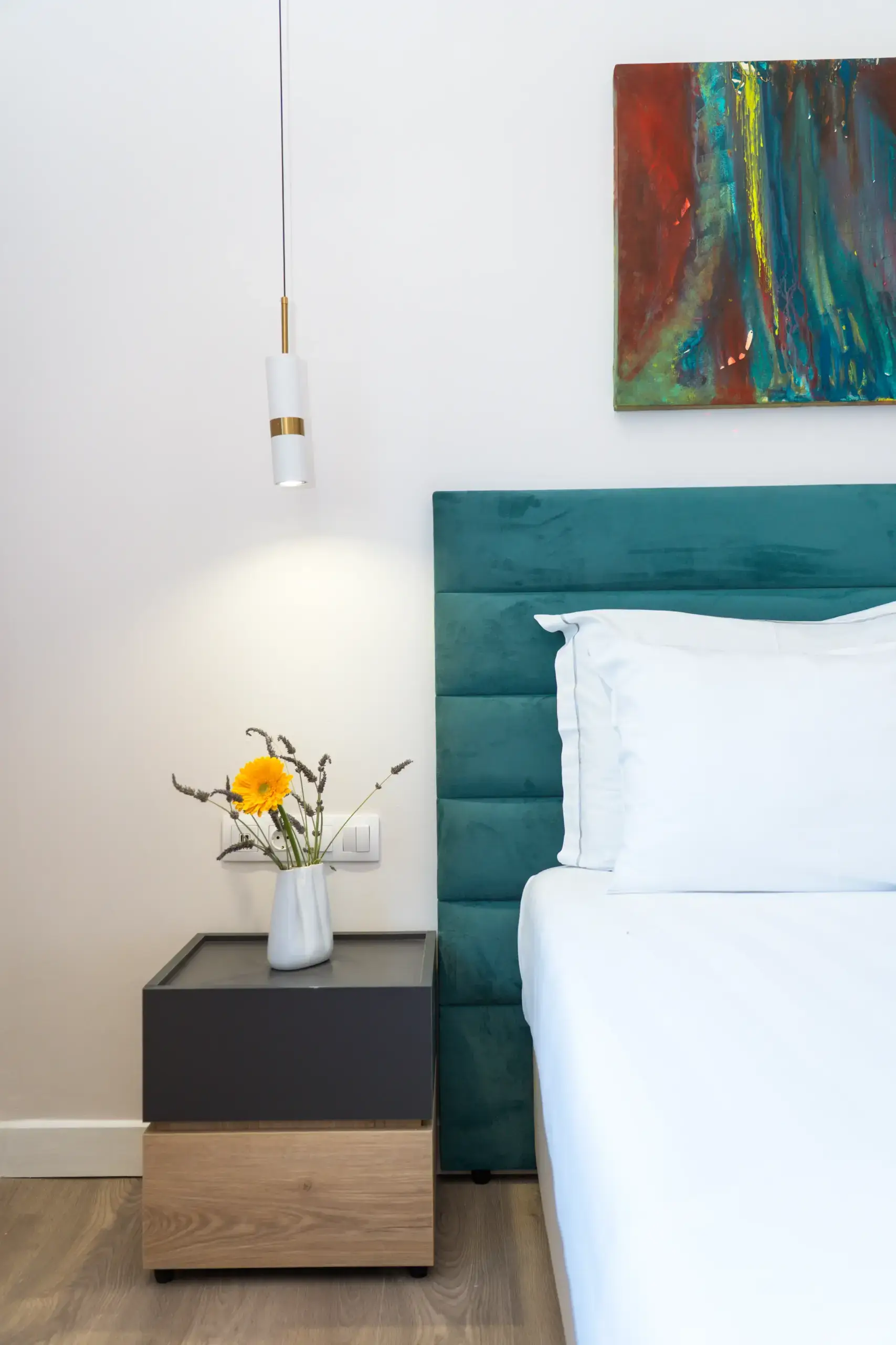 Double room with garden bedroom with nightstand