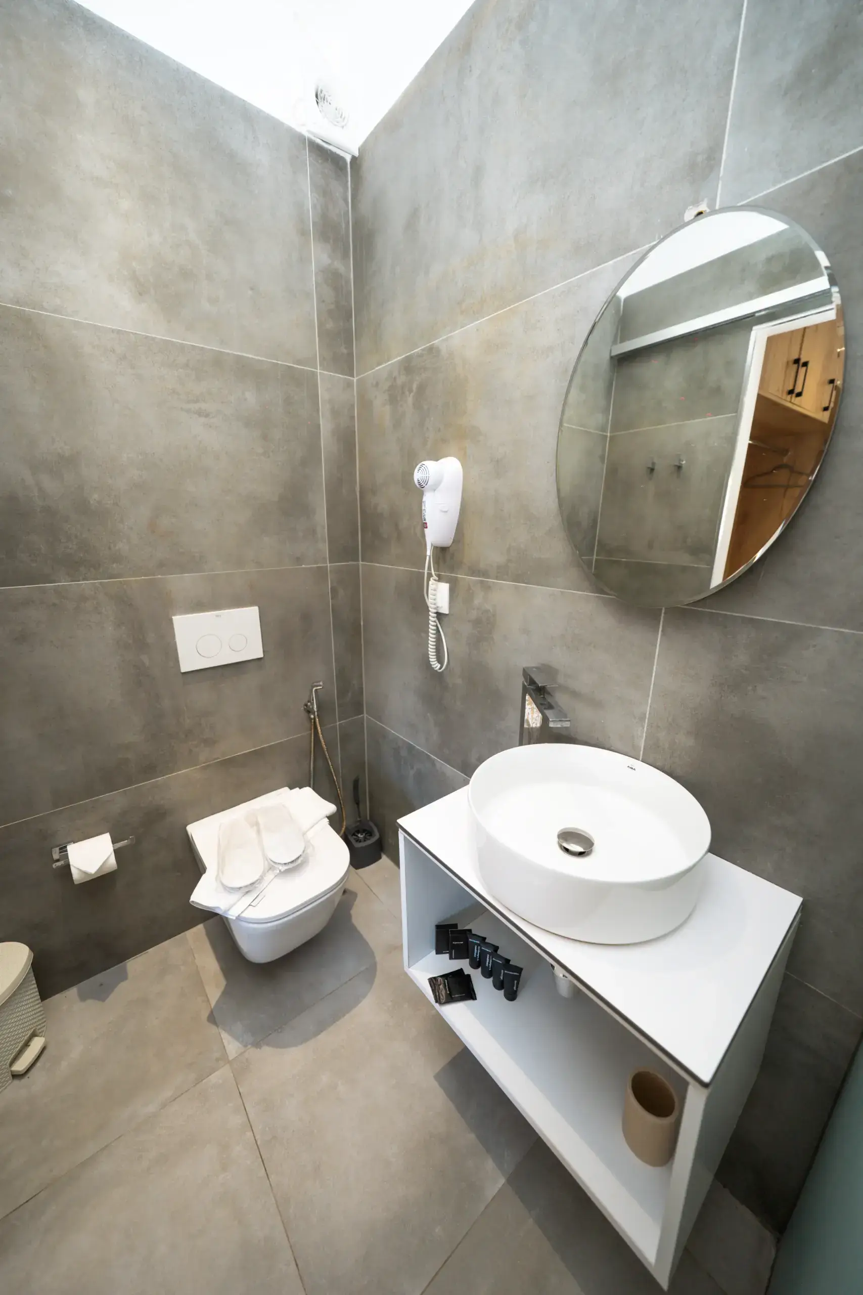 Double room bathroom