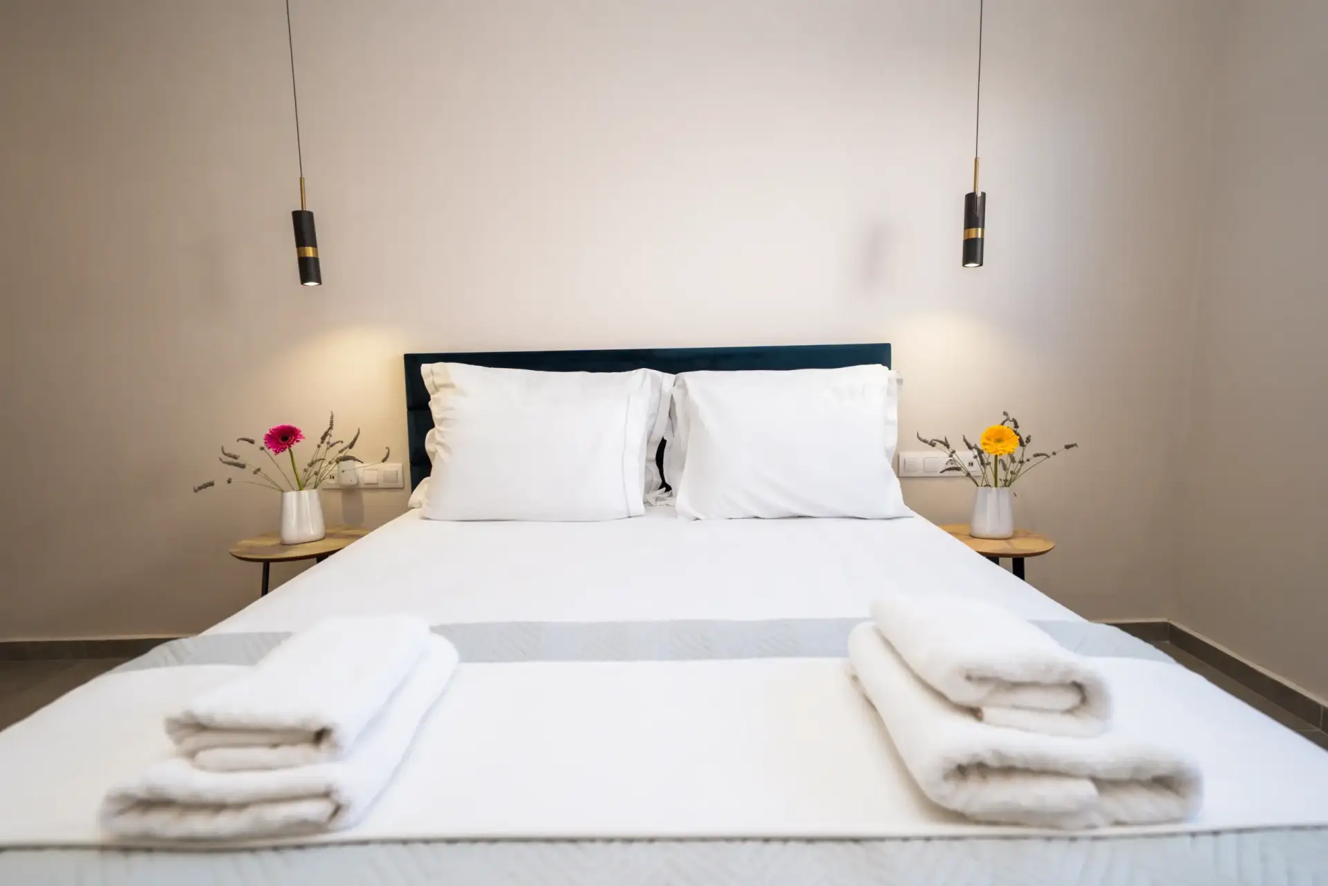 Double room bed