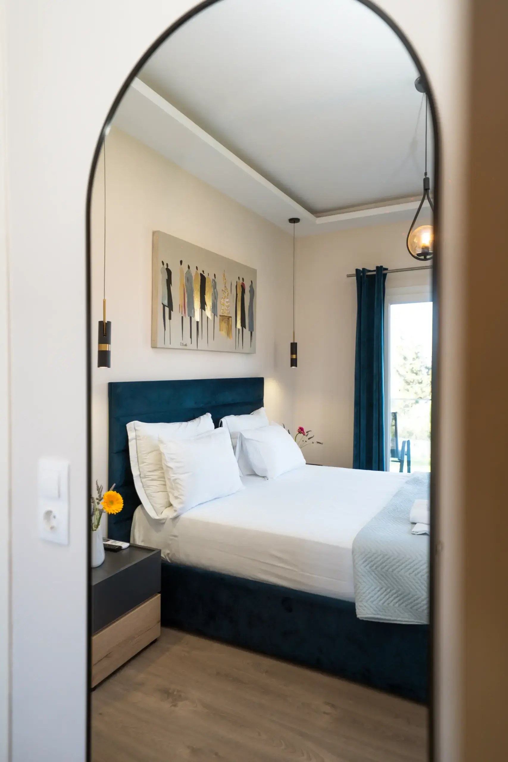 One Bedroom Apartment mirror